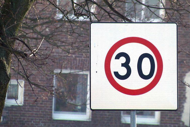 Holandia wprowadza w całym kraju ograniczenie prędkości w terenie zabudowanym do 30 km/h